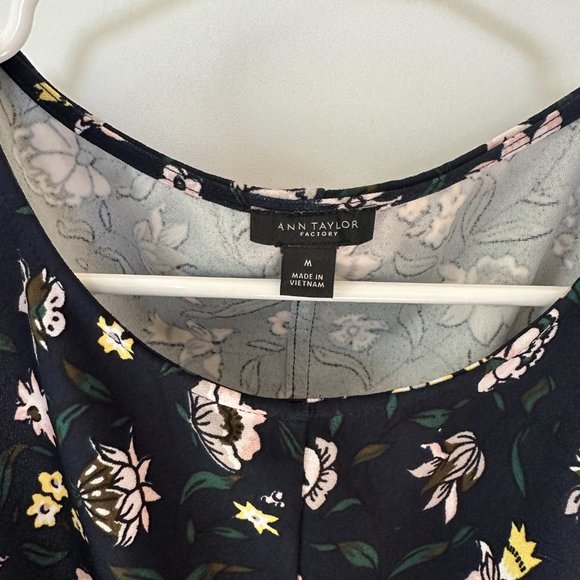 Floral Tie Waist Shell Top Medium Navy Business - Picture 4 of 5